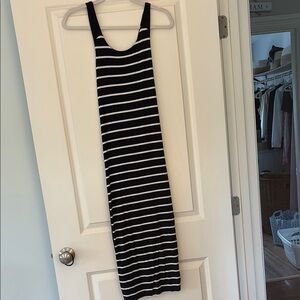 Athleta Black and White Maxi Dress, stretchy, size small, great condition!